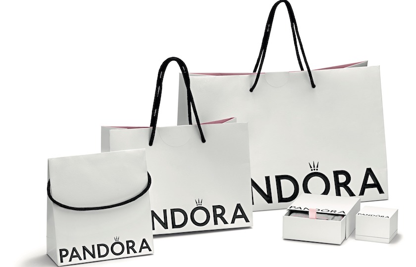 Kristendom enhed galop Pandora slashes plastics in its packaging as it aims to halve greenhouse  gas emissions - Viable Earth