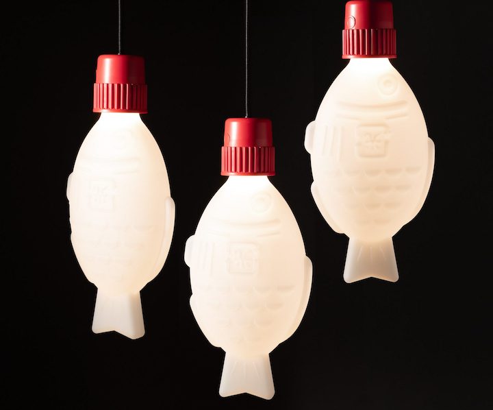 These cute fish lamps are raising awareness of single-use soy packets