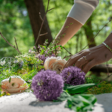 Loop mushroom casket