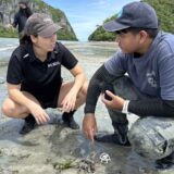 Dr Alexandra Gulizia (left) and Patsakorn Jeenchuay (right) test prototype biodegradable seagrass seed pods.